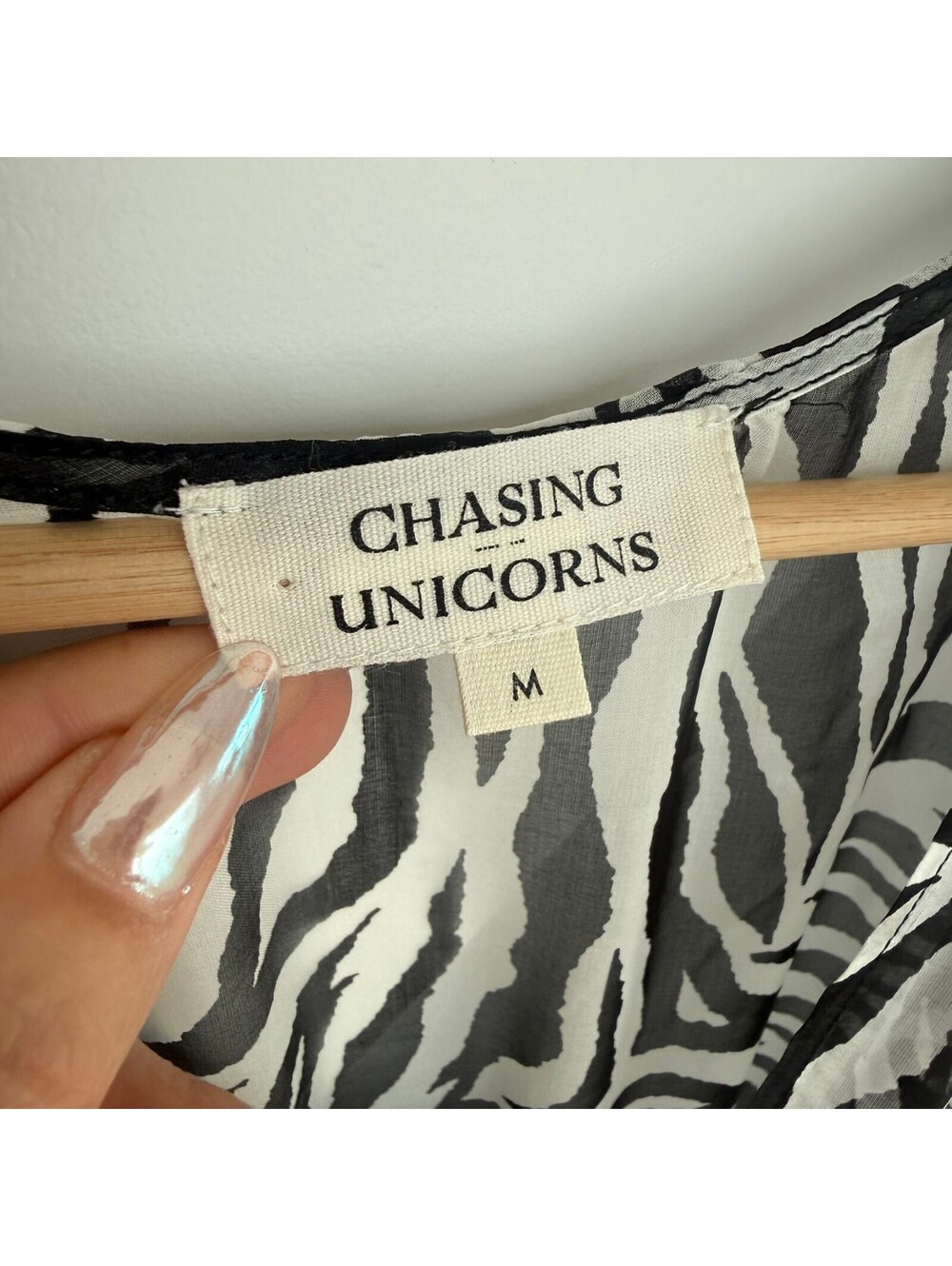 Chasing Unicorns Zebra Print Silk Long Sleeve Coverup Vacation Dress Size M - Picture 2 of 7